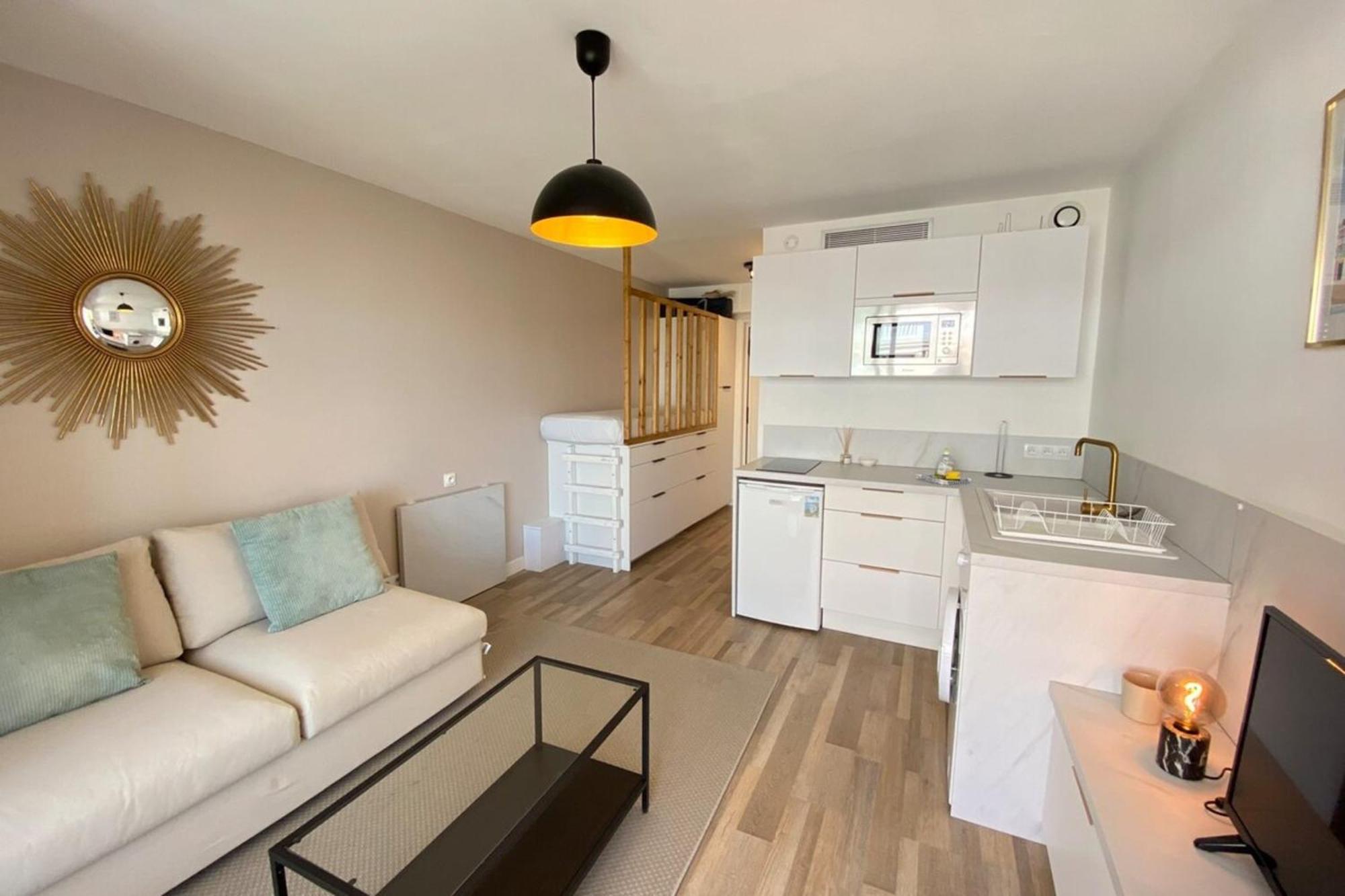 06Ai - Beautiful Renovated Studio - Sea And Pool View Валорис Екстериор снимка